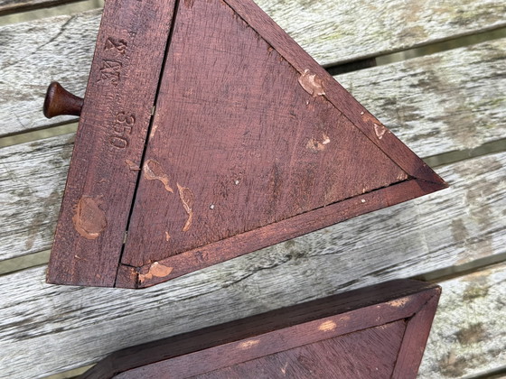 Image 1 of Table d'appoint en teck fin – une sculpture fonctionnelle