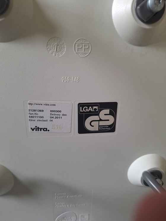 Image 1 of 4x Vitra Eames Dar Wit