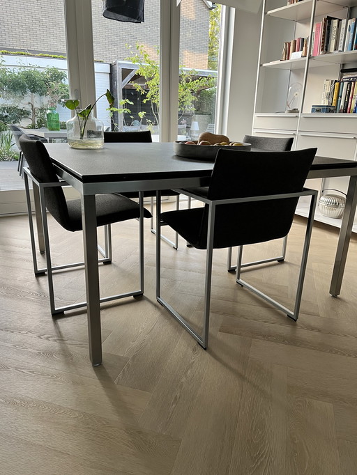 Metaform vierkante tafel graniet