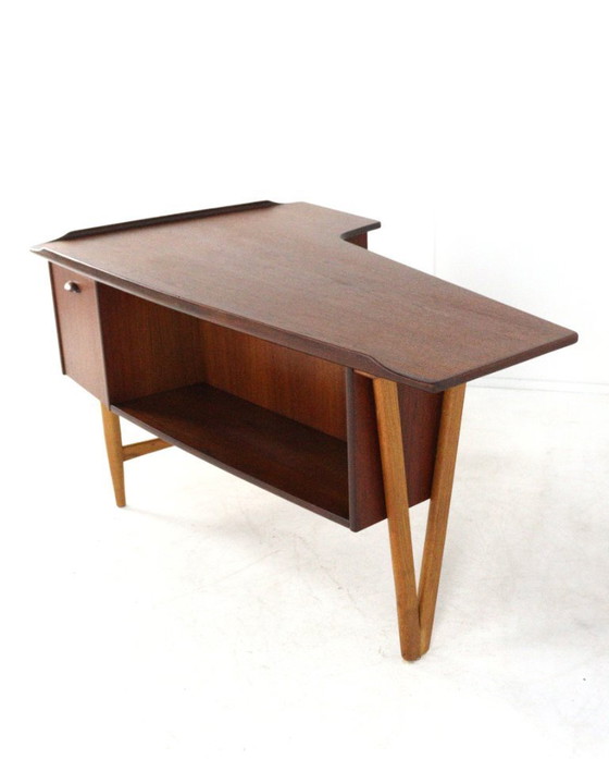 Image 1 of Peter Løvig Nielsen voor Hedensted Møbelfabrik boomerang bureau vintage 