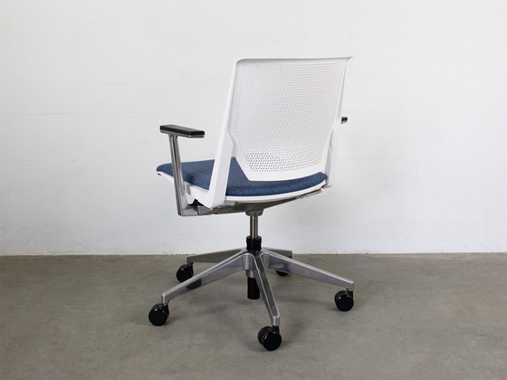 Image 1 of Haworth Very Bürostuhl, entworfen von Nicolai Czumaj-Bront und Michael Welsh