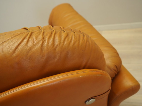 Image 1 of Fauteuil orange, design de l'âge de l'espace, années 1960, production : Italie