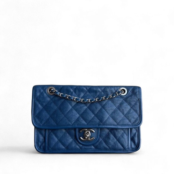 Image 1 of Chanel French Riviera – Gestepptes Kalbsleder mit Caviar-Muster, blau-silberne Beschläge, Serie 15