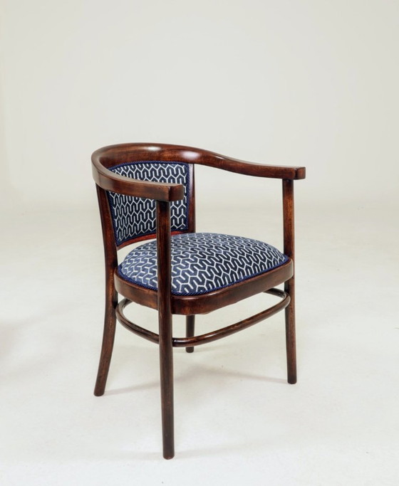Image 1 of Paar Art-déco-Stühle, marineblauer Jacquard, Entwurf von Thonet aus dem Jahr 1910