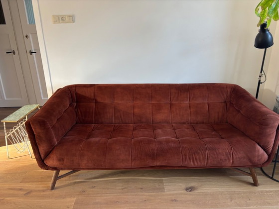 Image 1 of Comfortable 2.5-seater sofa in rust-brown velvet