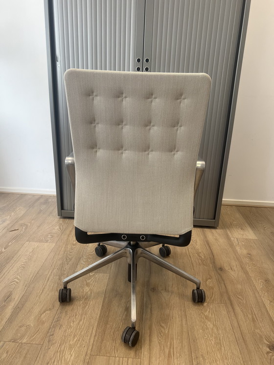 Image 1 of Vitra ID-Zierleiste – Bürostuhl – Sandchrom – 8 Stück verfügbar