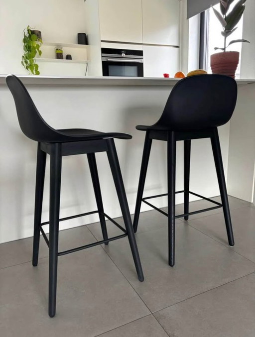 2x Muuto - sgabello da bar in fibra con base in legno - nero - MENTA