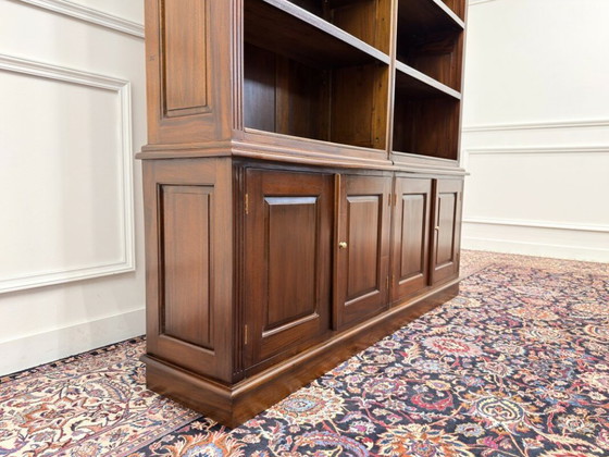 Libreria classica inglese semi-aperta – Librerie, Legno, Ottone (photo 9 of 13)