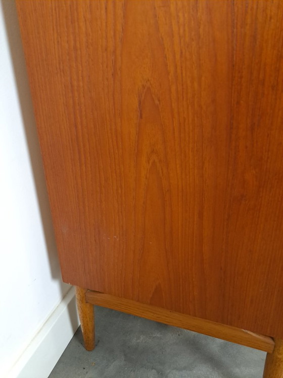 Image 1 of Cómoda danesa de teca con 6 cajones y patas elegantes