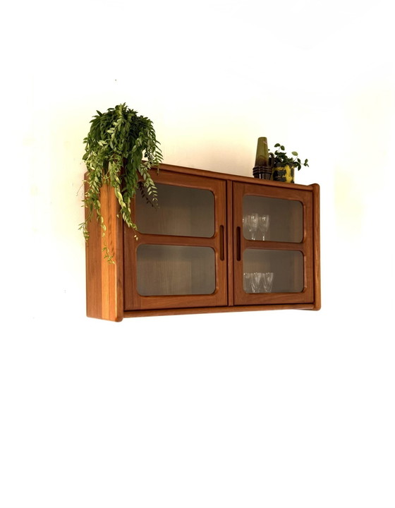 Image 1 of Vetrina vintage galleggiante in teak, Dyrlund '70