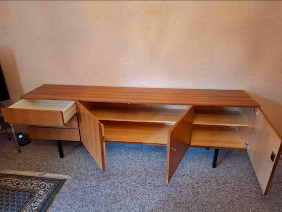 Vintage sideboard from the 1960s – Wood (photo 5 of 7)