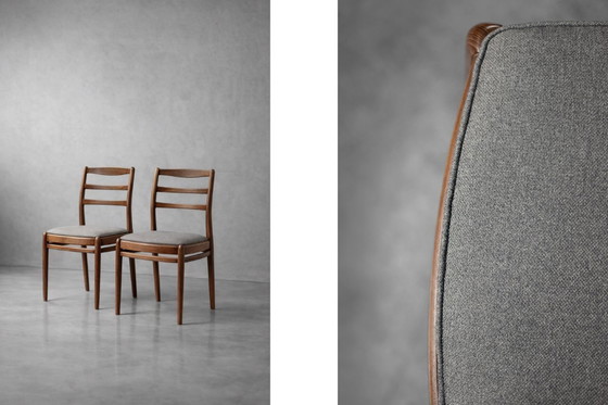 Image 1 of Elegante dänische Mid-Century-Stühle aus Teakholz und grauem Stoff, 1960er Jahre, 4er-Set