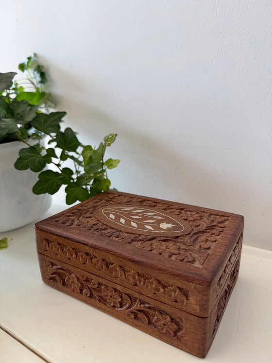 Caja de madera para recuerdos con incrustaciones de hueso – Objetos decorativos, Wood, Vintage (photo 5 of 6)
