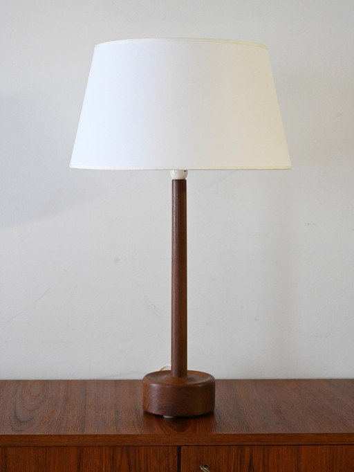 Lampe de table en teck tourné danoise des années 1950/60