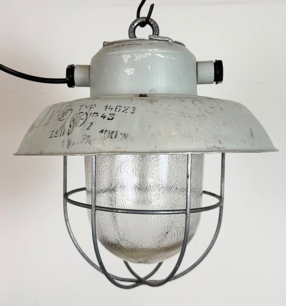 Image 1 of Suspension cage industrielle grise en aluminium avec verre dépoli, années 1970