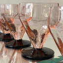 6 verres à vin ou à eau art déco rose et pied noir 
