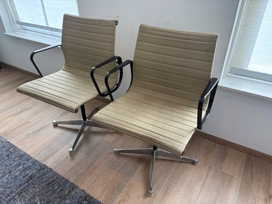 Image 1 of Sillas Eames para Herman Miller 680S/86S