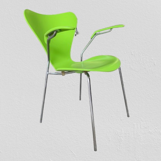 Image 1 of Series 7 3207 Armchairs By Arne Jacobsen For Fritz Hansen