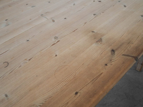 Image 1 of Kiefernholztisch, dänisches Design, 1990er Jahre, hergestellt in Dänemark