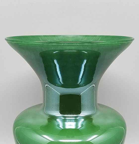 Image 1 of 1970s Luxury handcrafted Green Vase in Murano glass by Maestro del Vetro. Made in Italy.