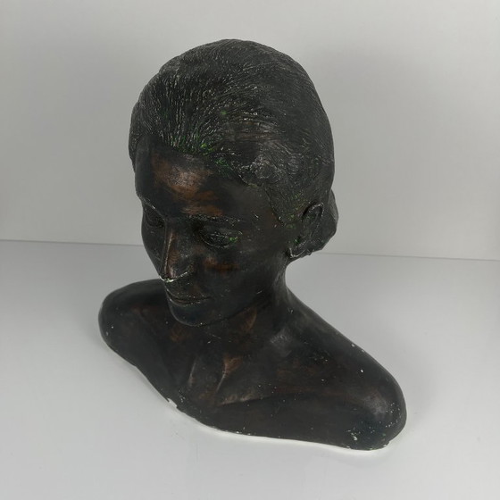 Image 1 of Neoclassicistische gipsen buste van een vrouw, vervaardigd door M. Mongey, 20e eeuw.