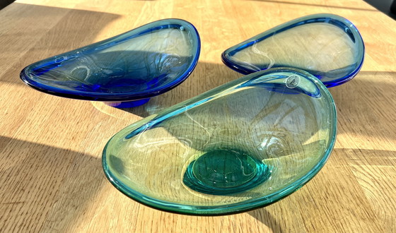 Image 1 of Set di 3 ciotole in vetro della Nuova Scozia, fatte a mano, blu/verde, stile vintage, Canada