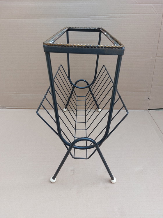 Image 1 of Vintage krantenbak