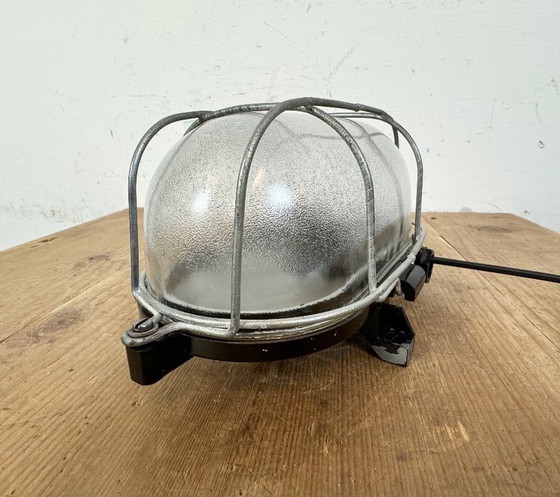 Image 1 of Applique industriale in bachelite marrone con vetro smerigliato, anni '60