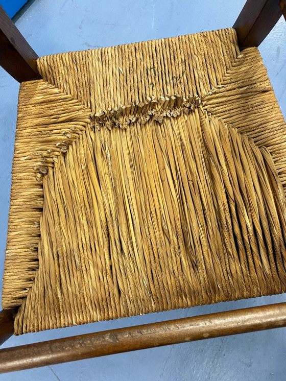 Image 1 of Antieke houten stoel met origineel strovlechtwerk.