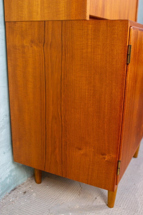 Image 1 of Vintage teakhouten dressoir/secretkast/boekenkast uit het midden van de 20e eeuw.