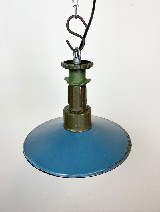 Image 1 of Lampada a sospensione industriale in smalto blu con parte superiore in alluminio pressofuso, anni '60
