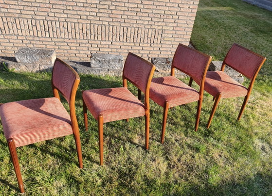 Ensemble de 4 chaises Möller modèle 80, vintage danois des années 1960 – J.L. Møllers Møbelfabrik (photo 6 of 8)