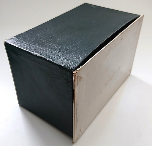 (W016) Komplettes Set aus 12 antiken Kristalluntersetzern – Hergestellt in der Tschechoslowakei – 9 x 9 cm – Neuwertig