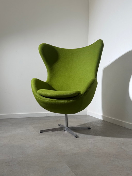 Egg Chair Replica – Newly Upholstered | Swivel Lounge Chair – verstelbare relaxstoel