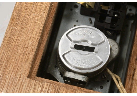 Image 1 of Küchen Zeitschaltuhr gemarkt WB-8084 Chicago USA mit Holzgehäuse