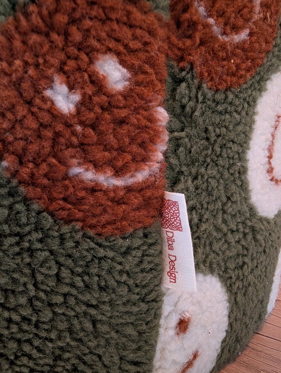 Image 1 of Pouf unico fatto a mano