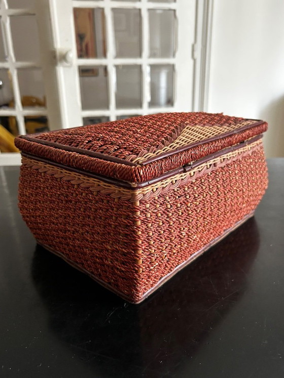 Image 1 of coffre en osier vintage 