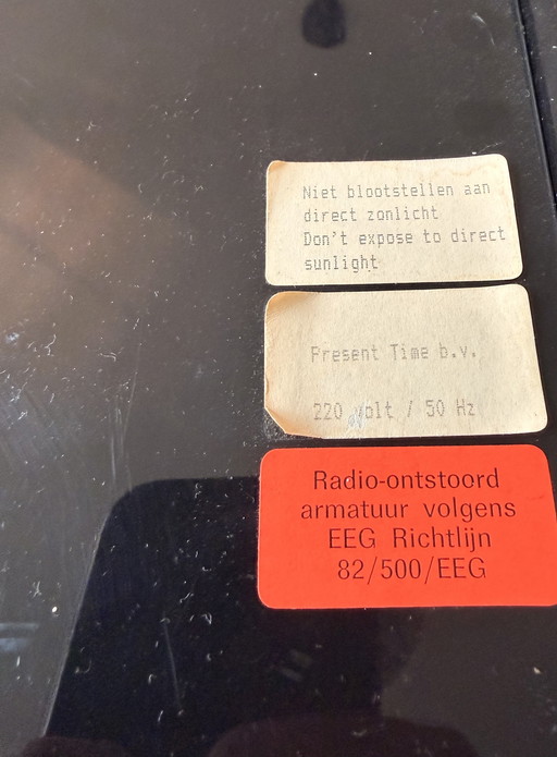 Zeldzame Memphis Stijl “Present Time” bacchetta magica al neon