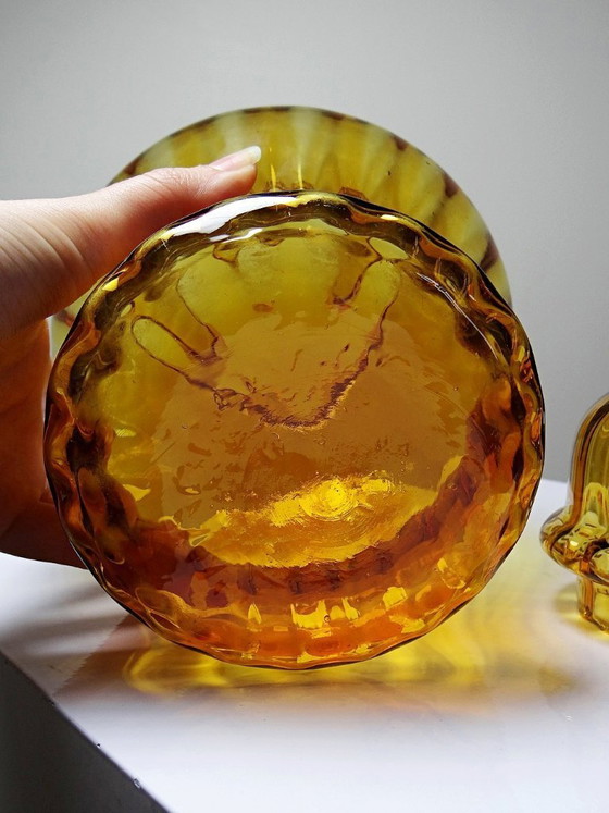 Image 1 of Snoepkom van geblazen amberkleurig glas uit Empoli, Italië, vintage jaren 1980-1990.