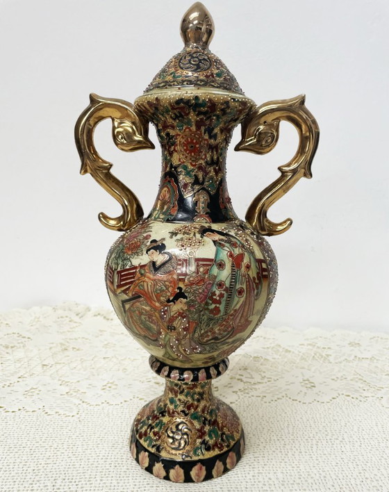 Image 1 of Display vase with Moriage design