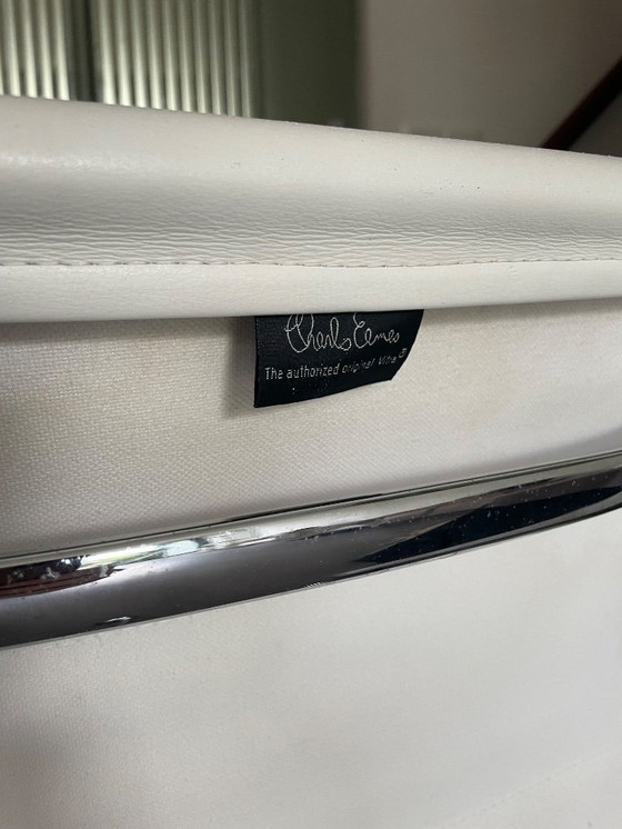 Image 1 of Vitra Eames Ea217 Softpad Chair