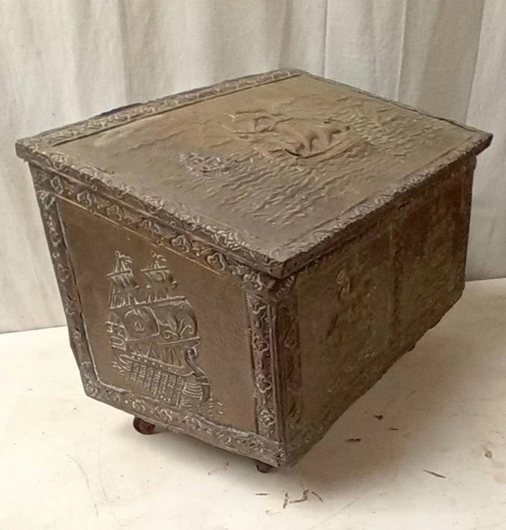 Image 1 of Baúl de latón antiguo
