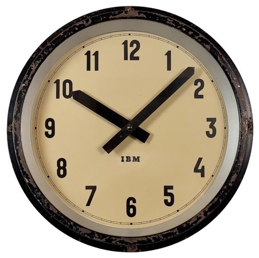 Schwarze industrielle Fabrik-Wanduhr von IBM, 1950er Jahre