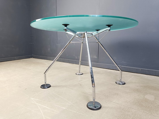Image 1 of Table d'appoint Nomos vintage par Norman Foster pour Tecno, 1990