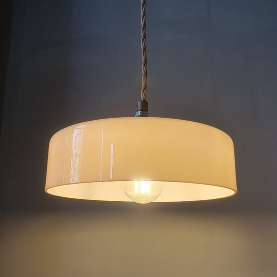 Image 1 of Ensemble (2) lampes suspendues Art Déco vintage en verre opalin rose pastel.