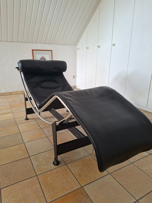 Cassina LC4 – verstelbare relaxstoel, Leather (photo 2 of 5)