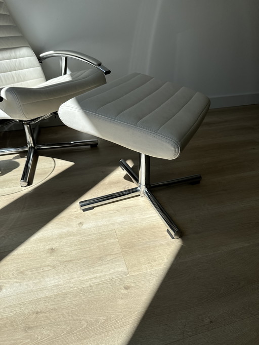 Nova Styl Collections Lederen Relaxfauteuil Met Voetenbank Wit Chrome Poot