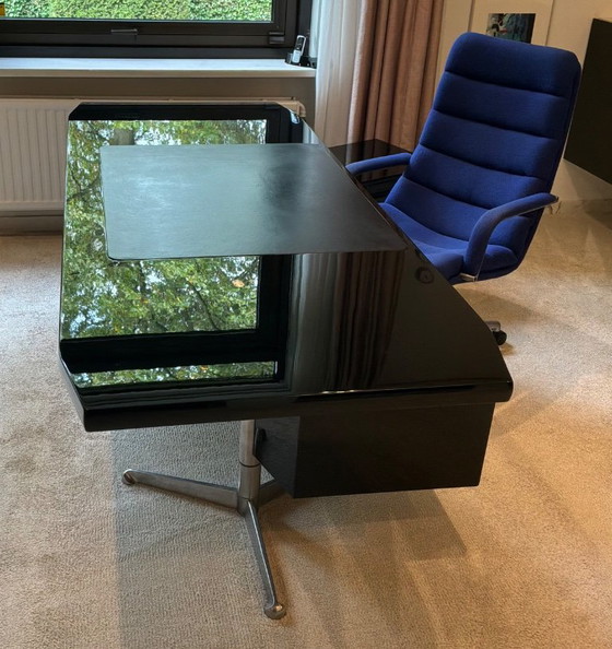 Vintage rare Desk Osvaldo Borsani for Tecno. Circa 1954., Wood, Metal, Black (photo 6 of 7)