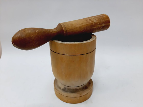 Image 1 of Mortaio e pestello in legno d'epoca