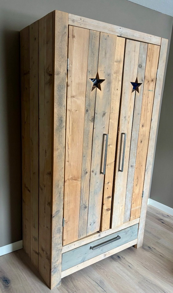 Image 1 of Chambre d'enfant complète : lit, armoire et étagère murale